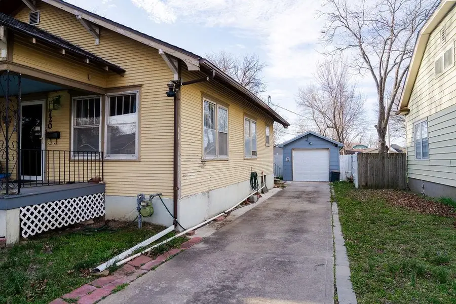 2720 Clark Avenue, Parsons, KS 67357 - #2