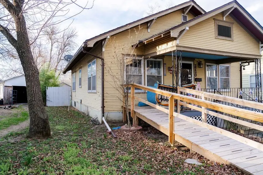2720 Clark Avenue, Parsons, KS 67357 - #3