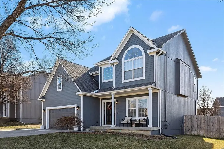 527 E Bluebird Street, Gardner, KS 66030 - Image #3