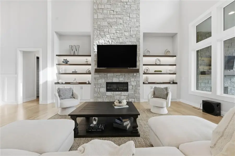 17021 Lucille Street, Overland Park, KS 66221 - Image #3