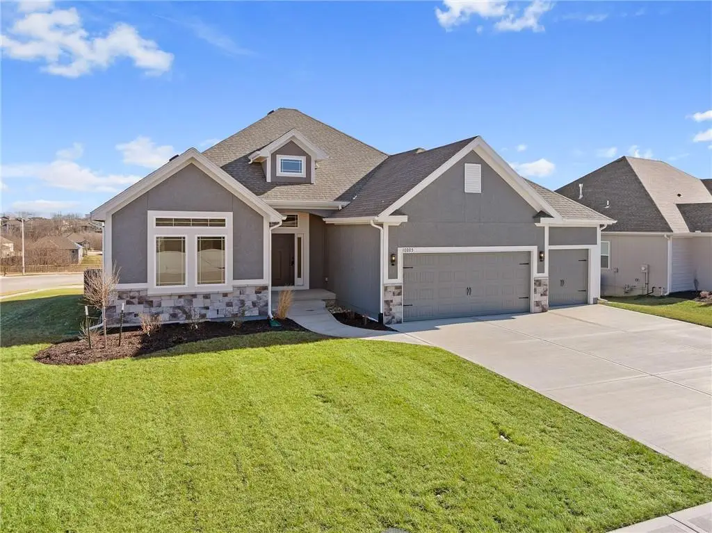 10205 N Winchester Avenue, Kansas City, MO 64156 - Image #1