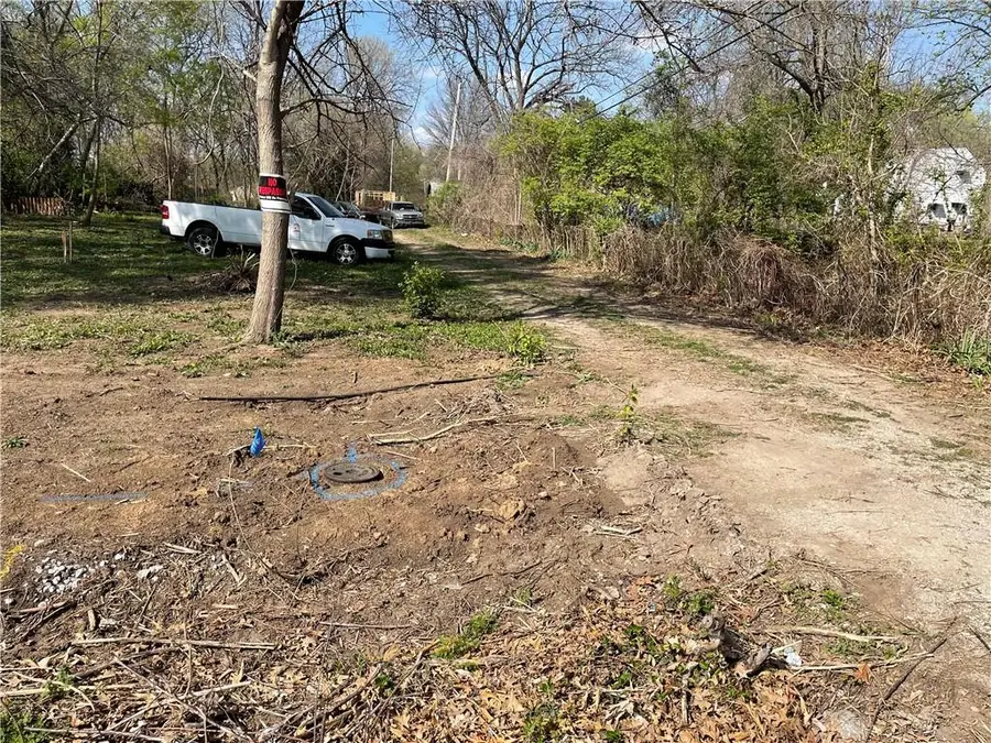 7814 E 86th Street, Raytown, MO 64138 - Image #2