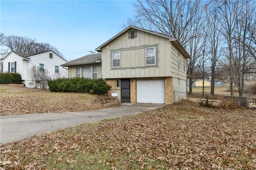 4729 Overton Avenue, Kansas City, MO 64133 - Image #1