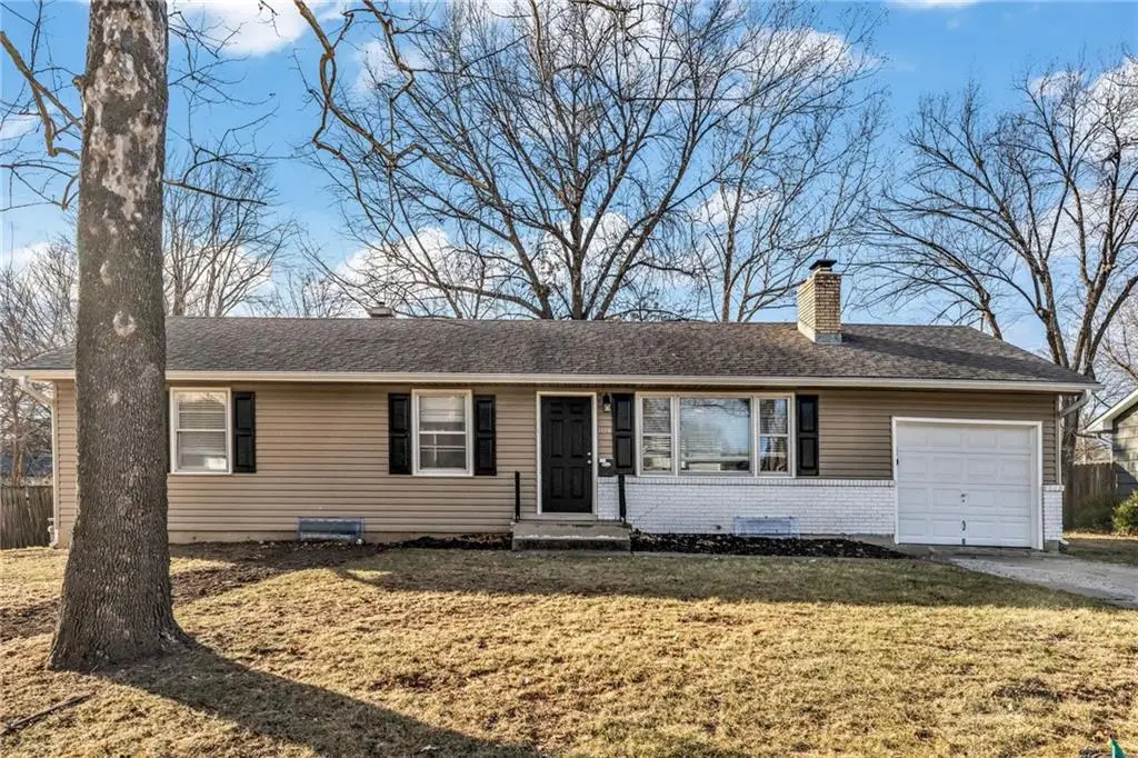 104 NW Walnut Street, Lees Summit, MO 64081 - Image #1