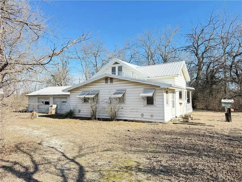 18794 Mckinley Lake Road, Parsons, KS 67357 - Image #1