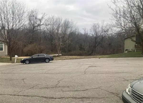 4205 S Shrank Court, Independence, MO 64055