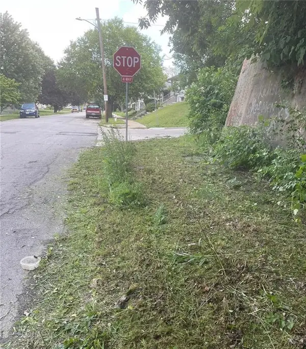 1202 24th Street, St Joseph, MO 64507