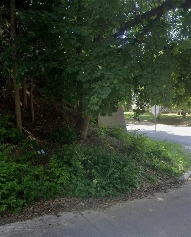 1202 24th Street, Saint Joseph, MO 64507 - Image #2