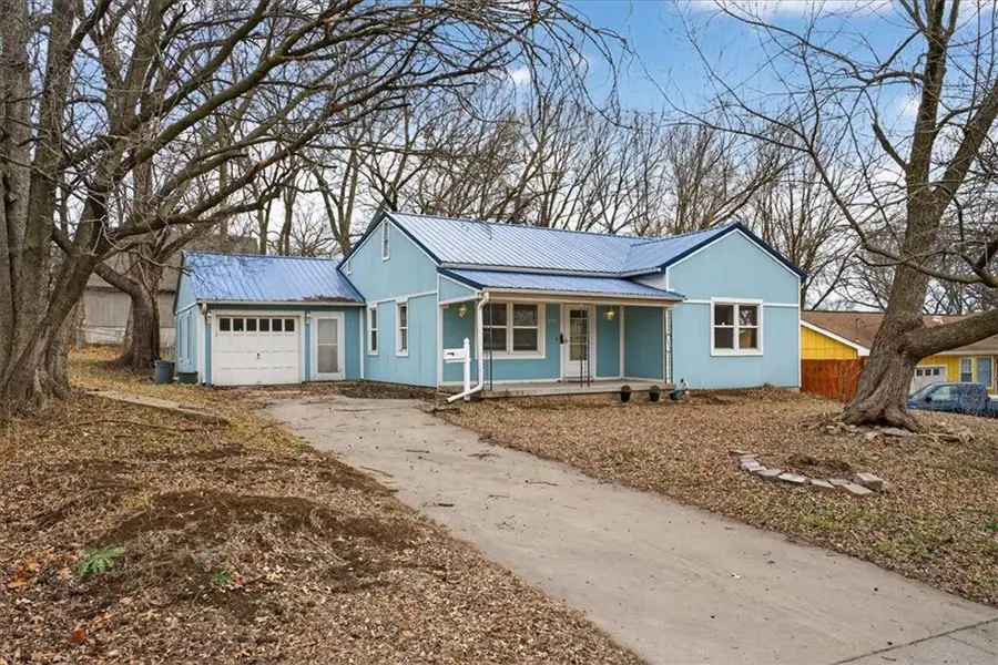 175 Emerson Avenue, Bonner Springs, KS 66012 - Image #3