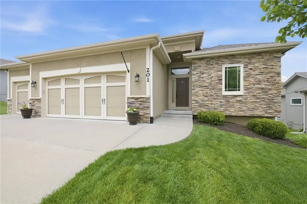 201 S Marimack Drive, Kearney, MO 64060 - #1