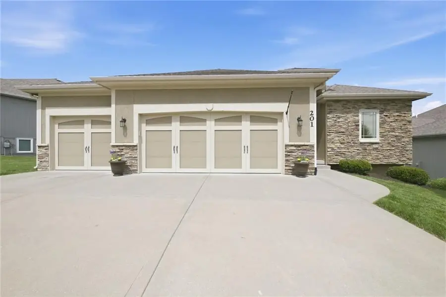 201 S Marimack Drive, Kearney, MO 64060 - #2