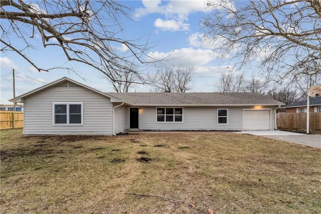 453 W 1st Street, Peculiar, MO 64078 - Image #1