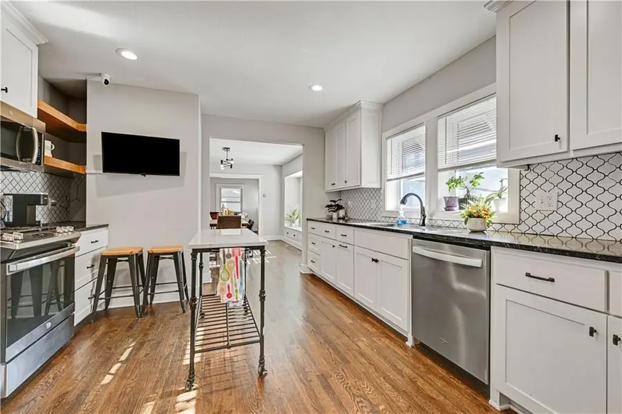 4428 Summit Street, Kansas City, MO 64111 - Image #2