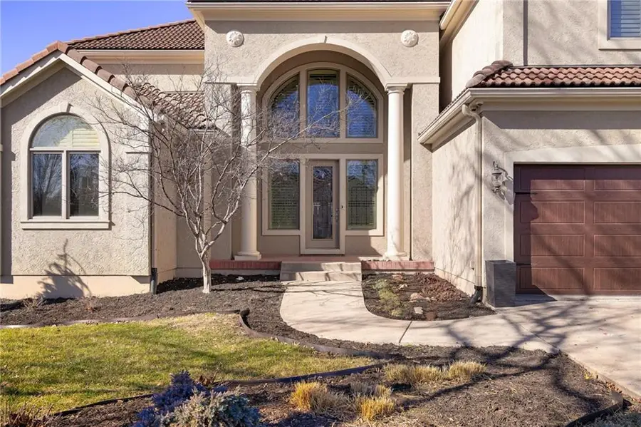 8920 Pine Street, Lenexa, KS 66220 - #3