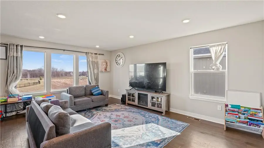 3813 SW Maryville Place, Lees Summit, MO 64082 - Image #2