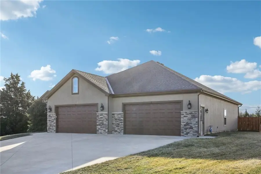 15001 Josh Street, Basehor, KS 66007 - Image #2