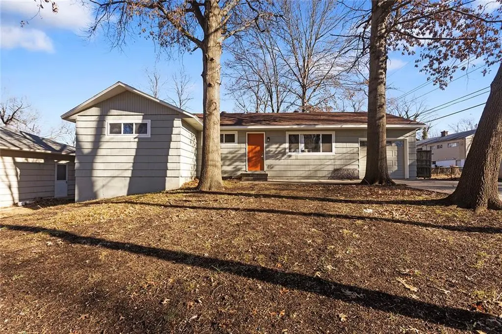 11413 Spring Valley Road, Kansas City, MO 64134 - Image #1