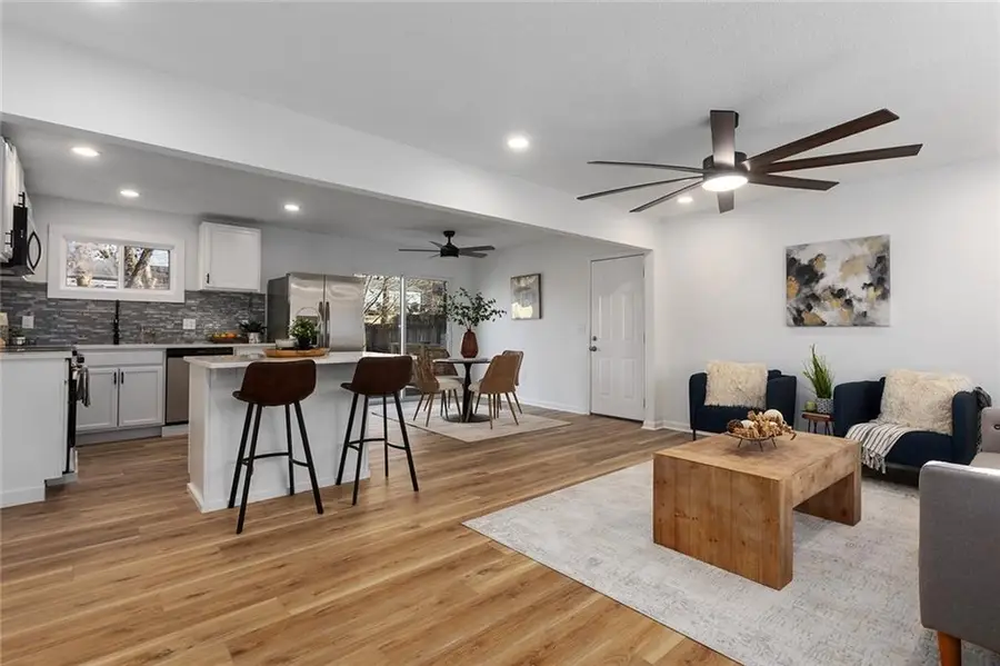 11413 Spring Valley Road, Kansas City, MO 64134 - Image #3