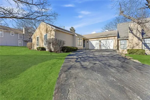 12316 W 107th Terrace, Overland Park, KS 66210