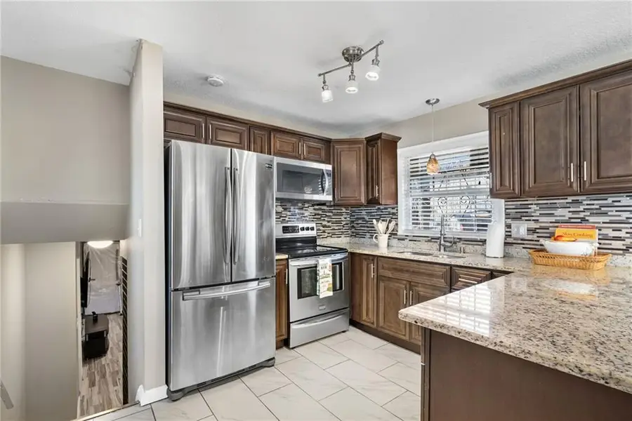 5510 Agnes Avenue, Kansas City, MO 64130 - #2