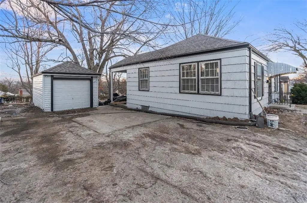 7622 Sni -a- Bar Road, Kansas City, MO 64129 - Image #1