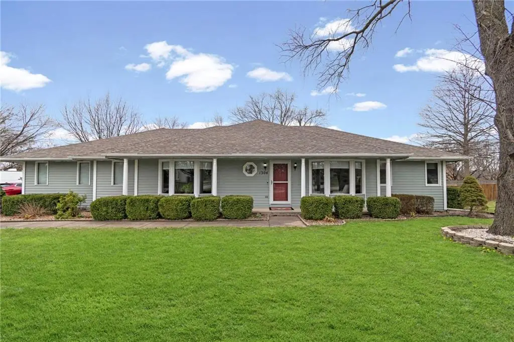 1304 S Jefferson Street, Kearney, MO 64060 - #1