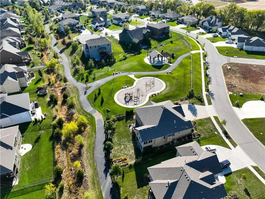 19548 Barstow Circle, Spring Hill, KS 66083 - Image #2