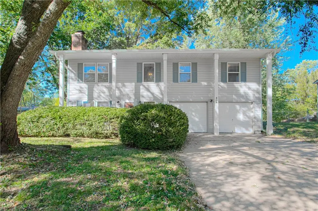 404 NE Castle Drive, Lees Summit, MO 64063 - Image #1