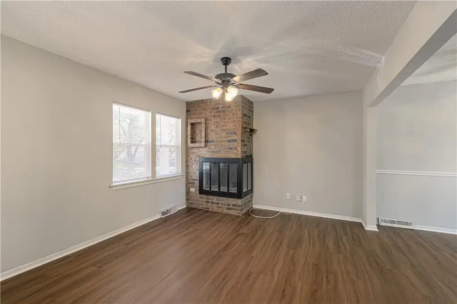 404 NE Castle Drive, Lees Summit, MO 64063 - Image #3