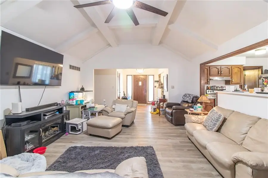 212 SE Mount Vernon Drive, Blue Springs, MO 64014 - Image #3