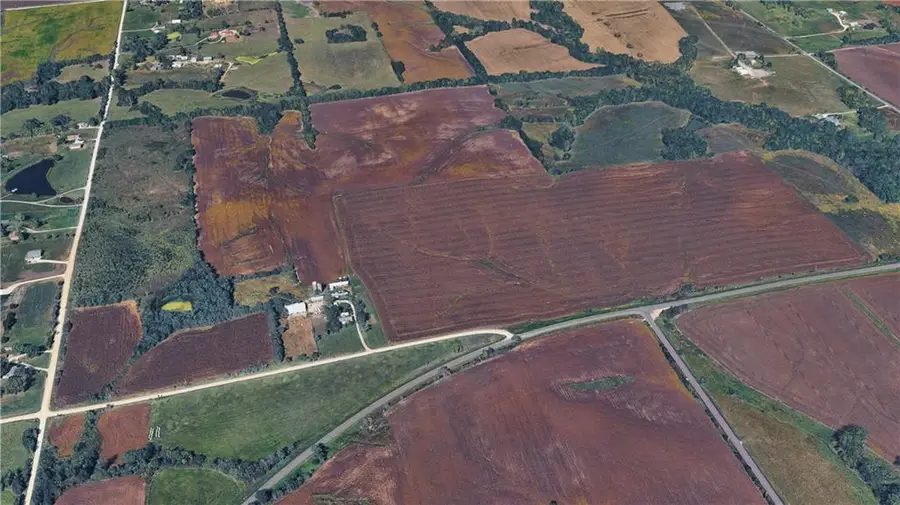 17210 Hemphill Road, Bonner Springs, KS 66012 - Image #2