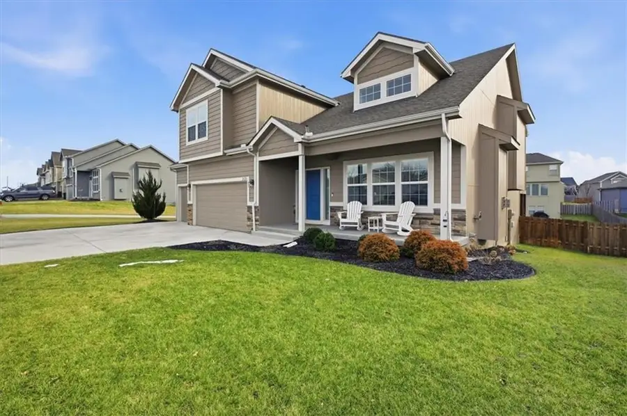 2121 Sycamore Street, Leavenworth, KS 66048 - #3