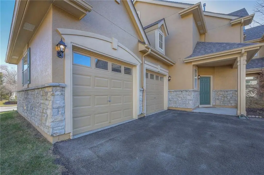 21063 W 118th Terrace, Olathe, KS 66061 - Image #1