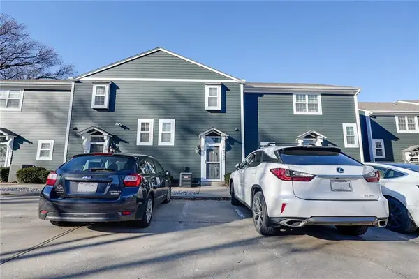 909 W 41st Place, Kansas City, MO 64111