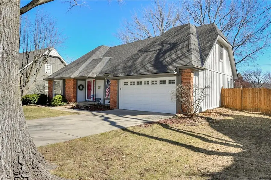 10139 Earnshaw Street, Lenexa, KS 66215 - #2