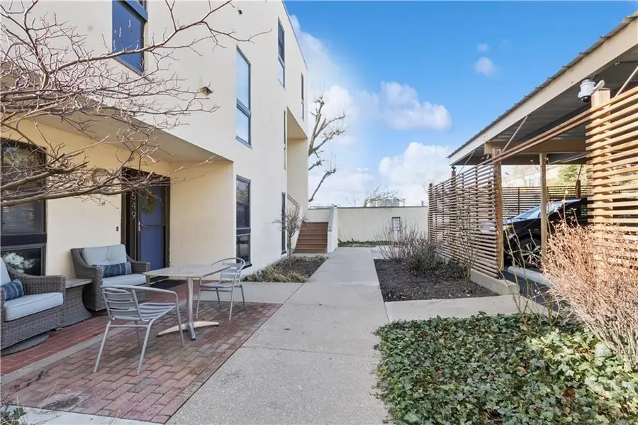 4549 Walnut Street, Kansas City, MO 64111 - #3