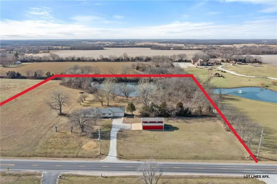 26930 Metcalf Road, Louisburg, KS 66053 - Image #2