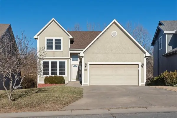 807 Redbud Drive, Paola, KS 66071