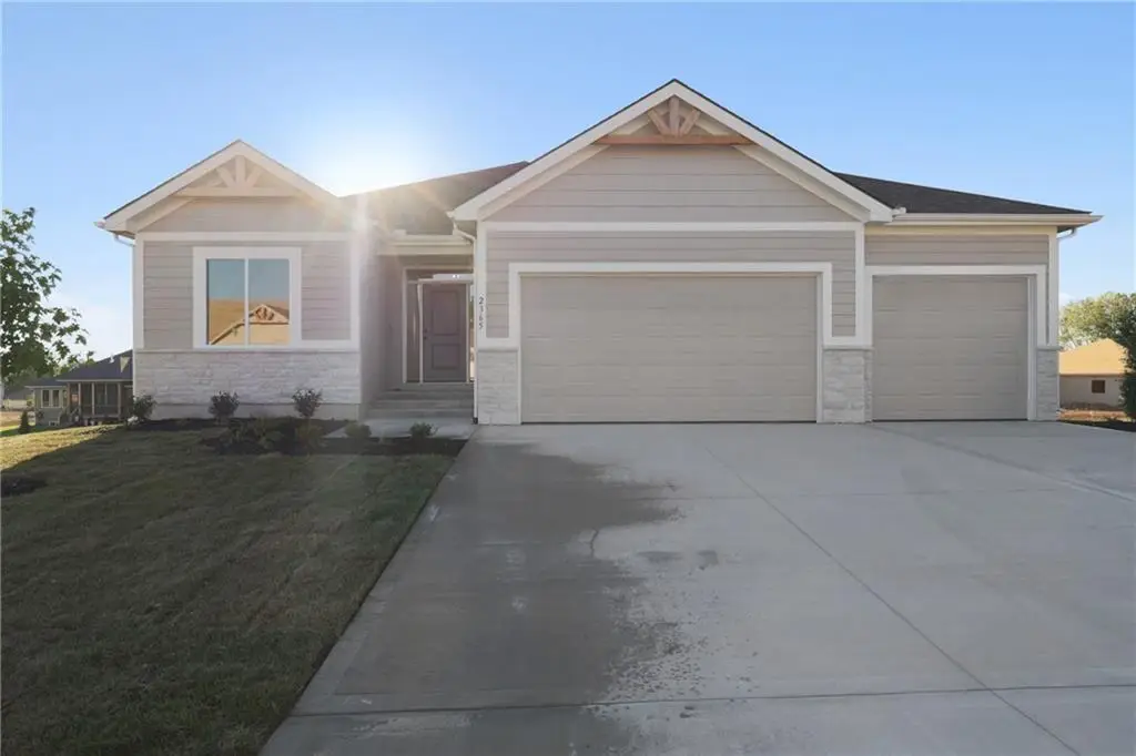 2368 NE Colonnade Avenue, Blue Springs, MO 64029 - Image #1
