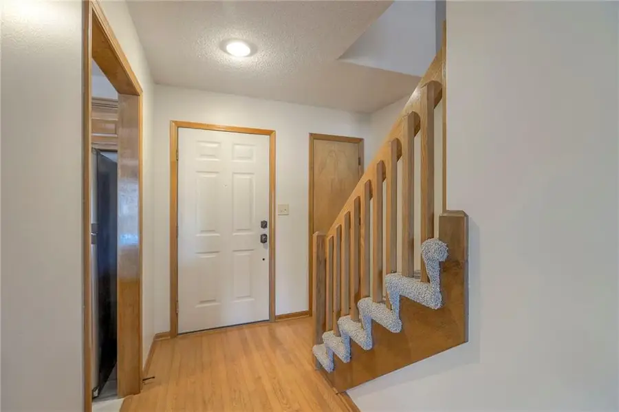 4964 W 60th Terrace, Mission, KS 66205 - Image #2