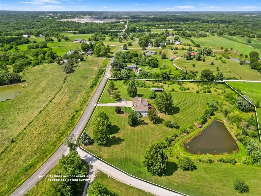 8747 Southpoint Drive, Richmond, MO 64085 - Image #2