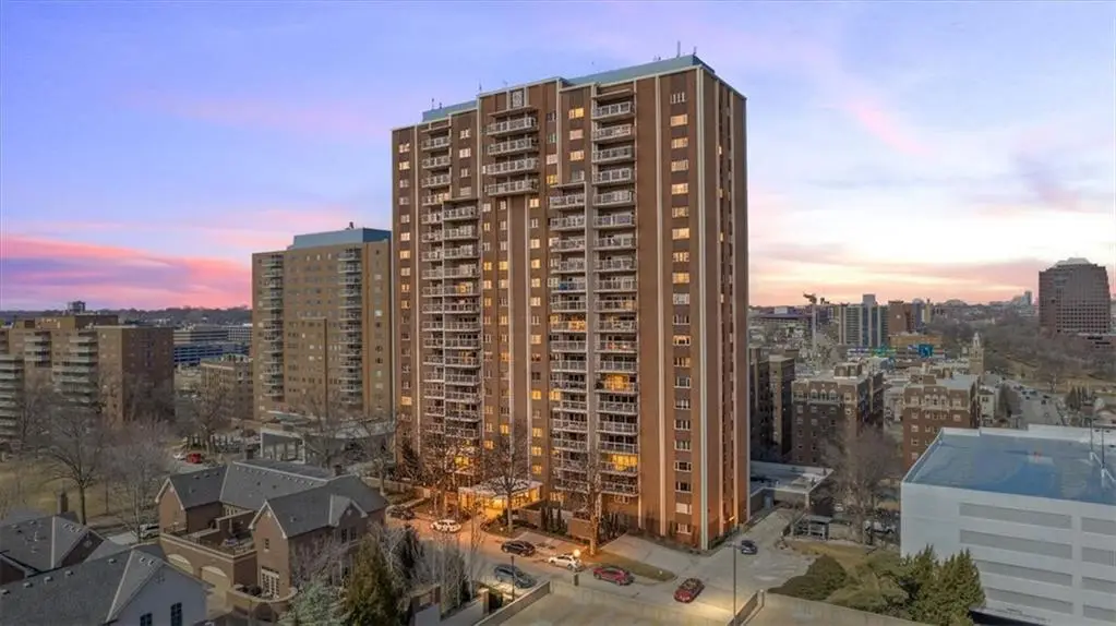 121 W 48th Street #1504, Kansas City, MO 64112 - #1