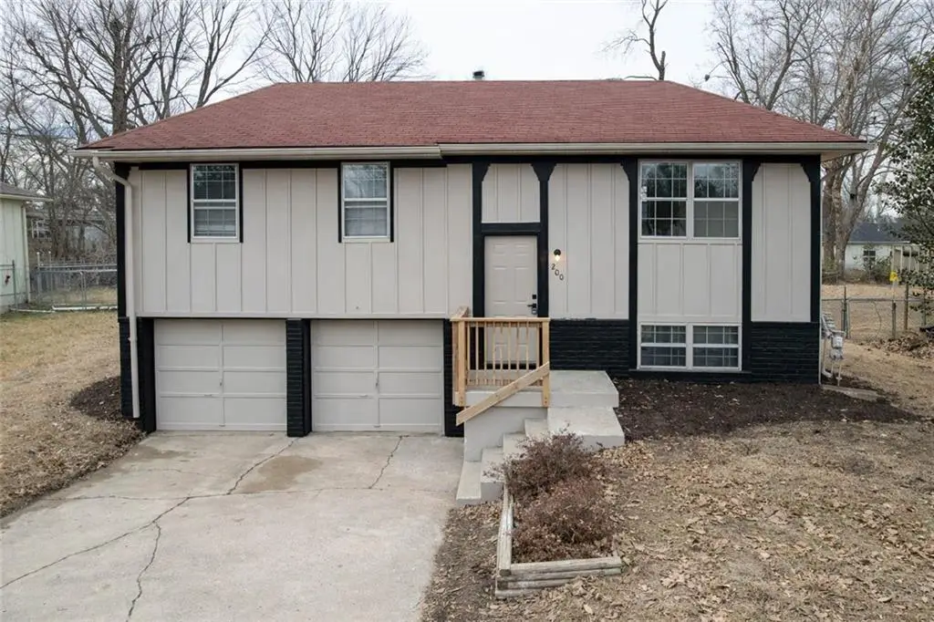 200 Erin Street, Buckner, MO 64016 - #1