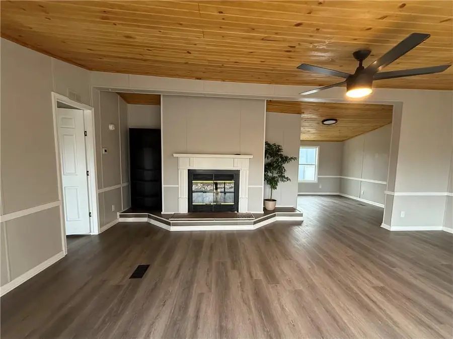 104 E Missouri Street, Oregon, MO 64473 - #3