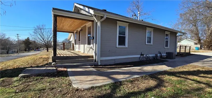 1024 Walnut Avenue, Osawatomie, KS 66064 - #3