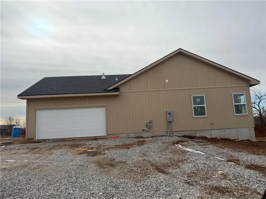 20804 Emerald Street, Spring Hill, KS 66083 - Image #3