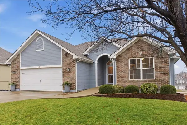 11001 N Laurel Avenue, Kansas City, MO 64157