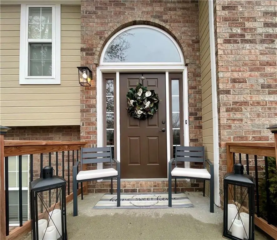 10916 N Oxford Avenue, Kansas City, MO 64157 - Image #2