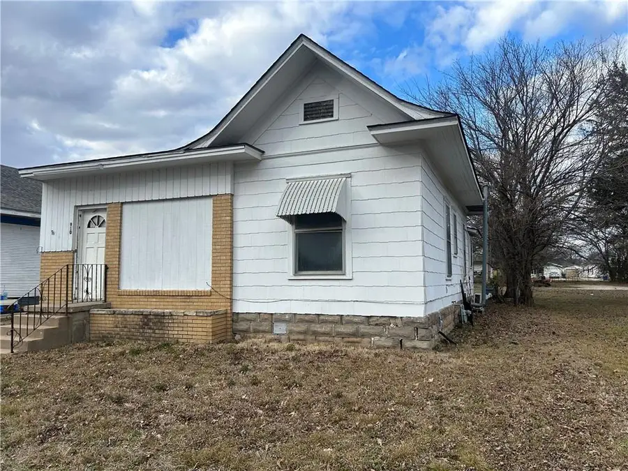 910 Lincoln Street, Coffeyville, KS 67337 - Image #2