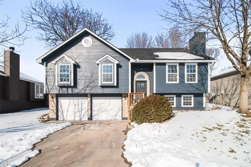 209 NE Chateau Drive, Blue Springs, MO 64014 - Image #1